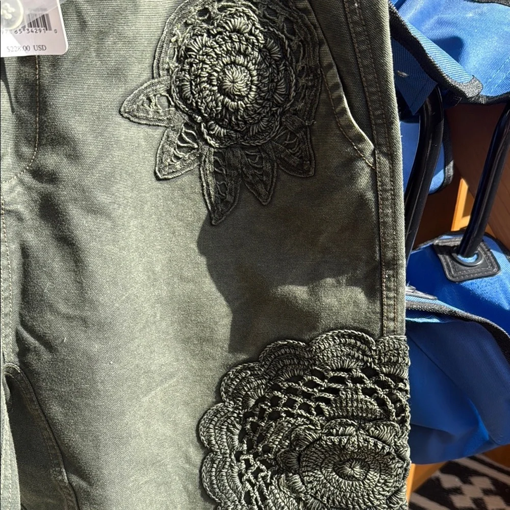 Fated Lands Harem Pants- Olive - Picture 4 of 9